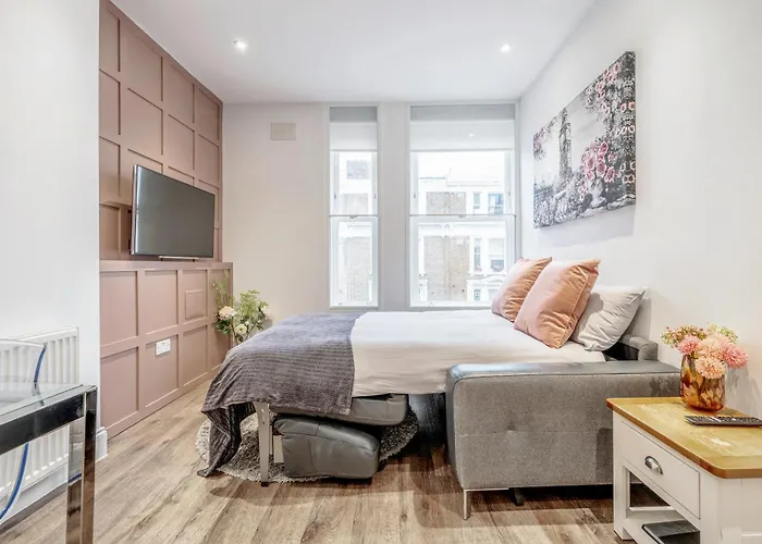 Bright & Modern 2-Bed Notting Hill Apartment