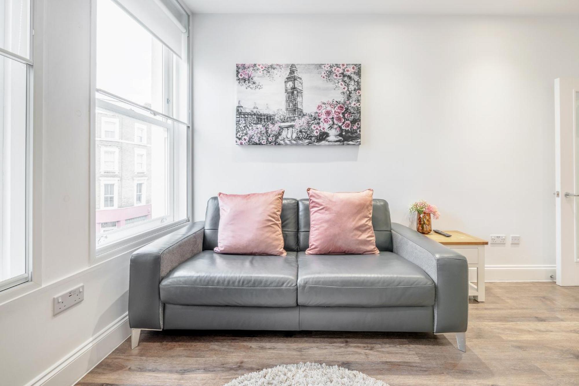 Bright & Modern 2-bed Notting Hill Апартаменты