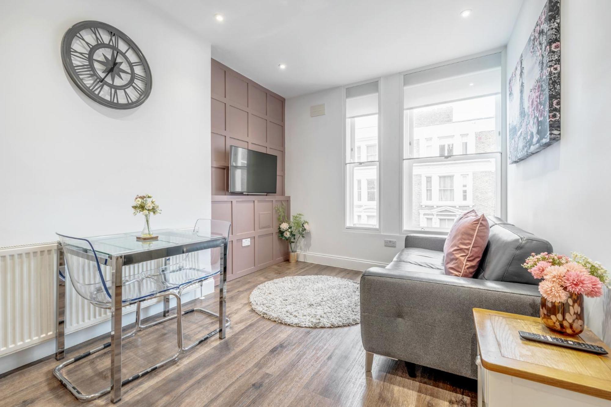 Bright & Modern 2-bed Notting Hill Апартаменты *