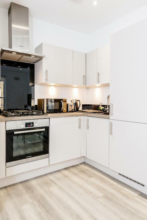 Bright & Modern 2-bed Notting Hill Лондон