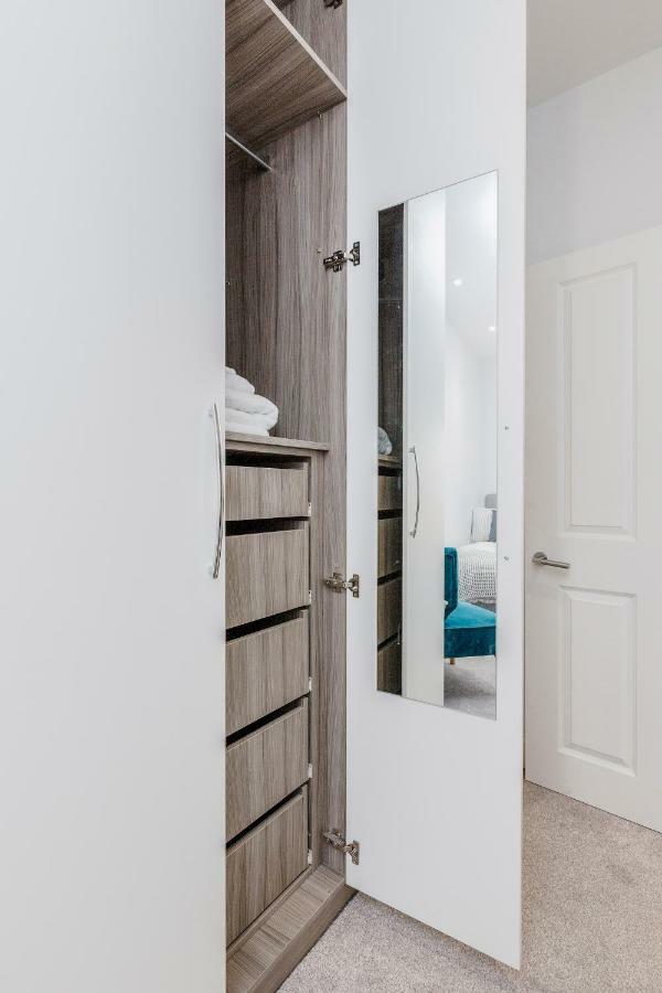 Bright & Modern 2-bed Notting Hill Апартаменты *