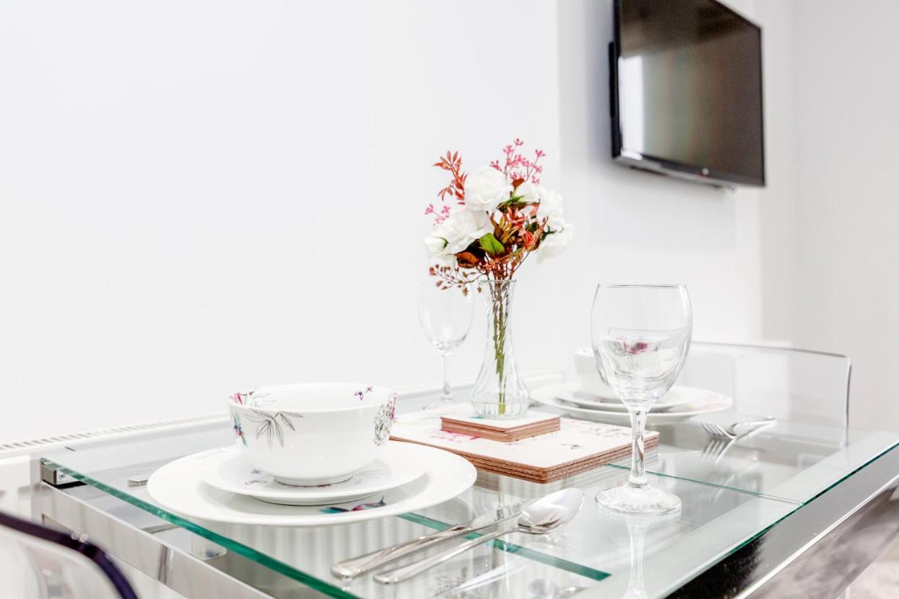 Bright & Modern 2-bed Notting Hill Апартаменты