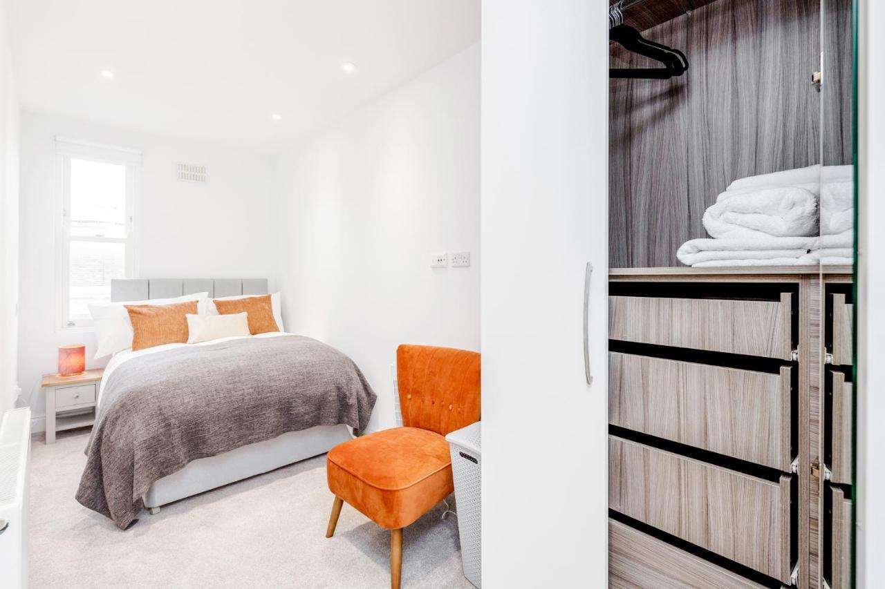 Bright & Modern 2-bed Notting Hill Лондон