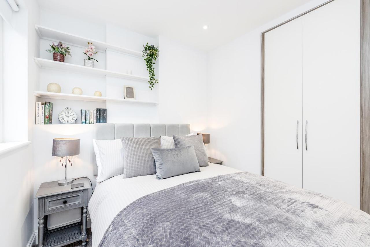 Bright & Modern 2-bed Notting Hill Апартаменты Лондон